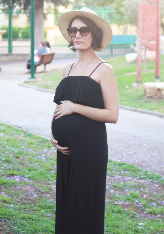 שמלת מקסי שחורה של ענבל בהריון