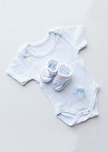 5 שיטות מוכחות להסרת קקי מבגדי תינוקות